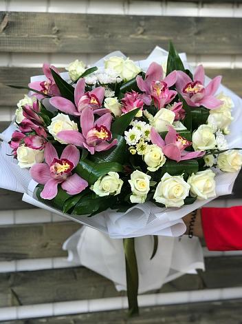 Букет цветов из: Розы и Хризантемы в Завьялово