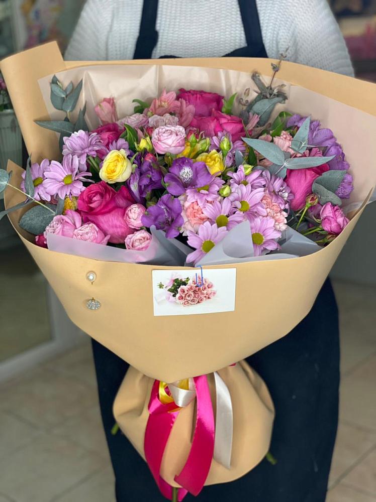 Букет цветов из: Хризантемы, Гвоздики и Альстромерии в Завьялово