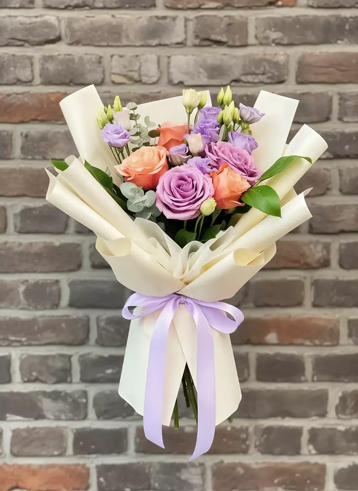 Букет цветов из: Лизиантусы и Розы в Завьялово