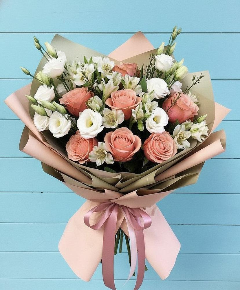 Букет цветов из: Розы, Альстромерии и Лизиантусы в Завьялово