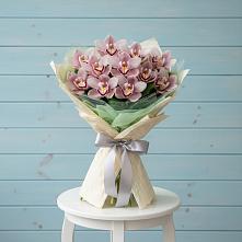 Букет цветов из:  Орхидеи и Розы в Завьялово