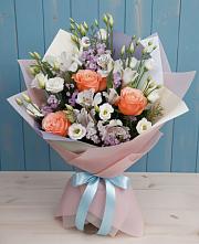 Букет цветов из:  Лизиантусы, Розы, Альстромерии и Гипсофила в Завьялово