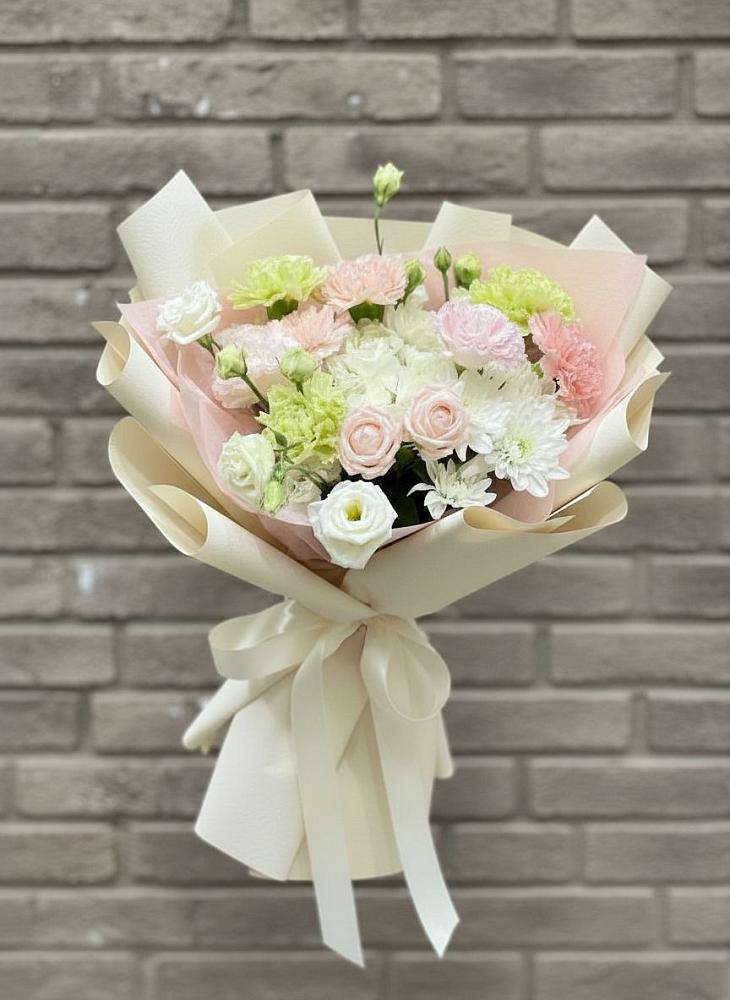 Букет цветов из: Гвоздики, Розы, Лизиантусы и Хризантемы в Завьялово