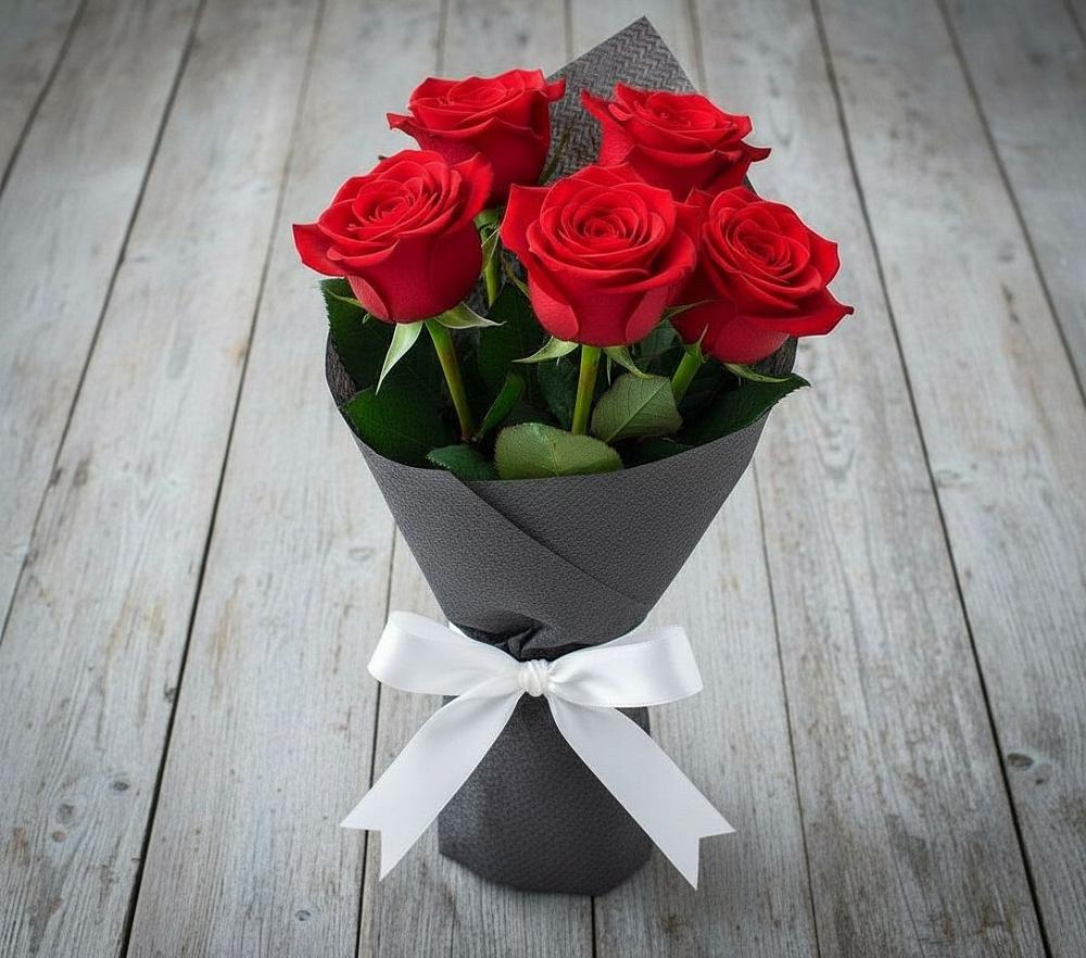 Букет 5 Красных роз Эдлесс Лав в Завьялово