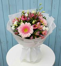 Букет цветов из:  Герберы, Альстромерии и Лизиантусы в Завьялово