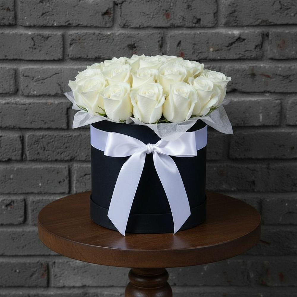 Цветочная композиция из Розы в шляпной коробке в Завьялово