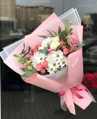 Букет цветов из: Розы, Лизиантусы и Хризантемы в Завьялово