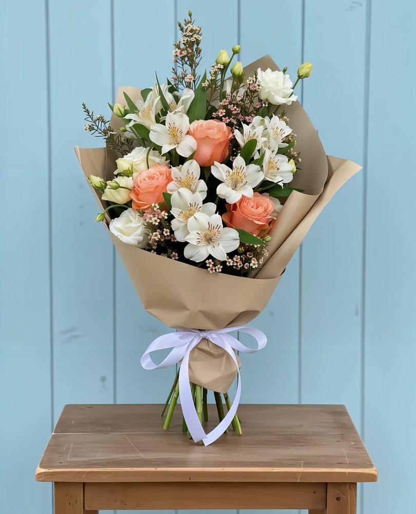 Букет цветов из: Альстромерии, Лизиантусы, Розы и Хризантемы в Завьялово