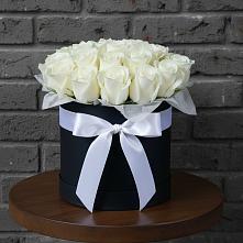 Цветочная композиция из Розы в шляпной коробке в Завьялово